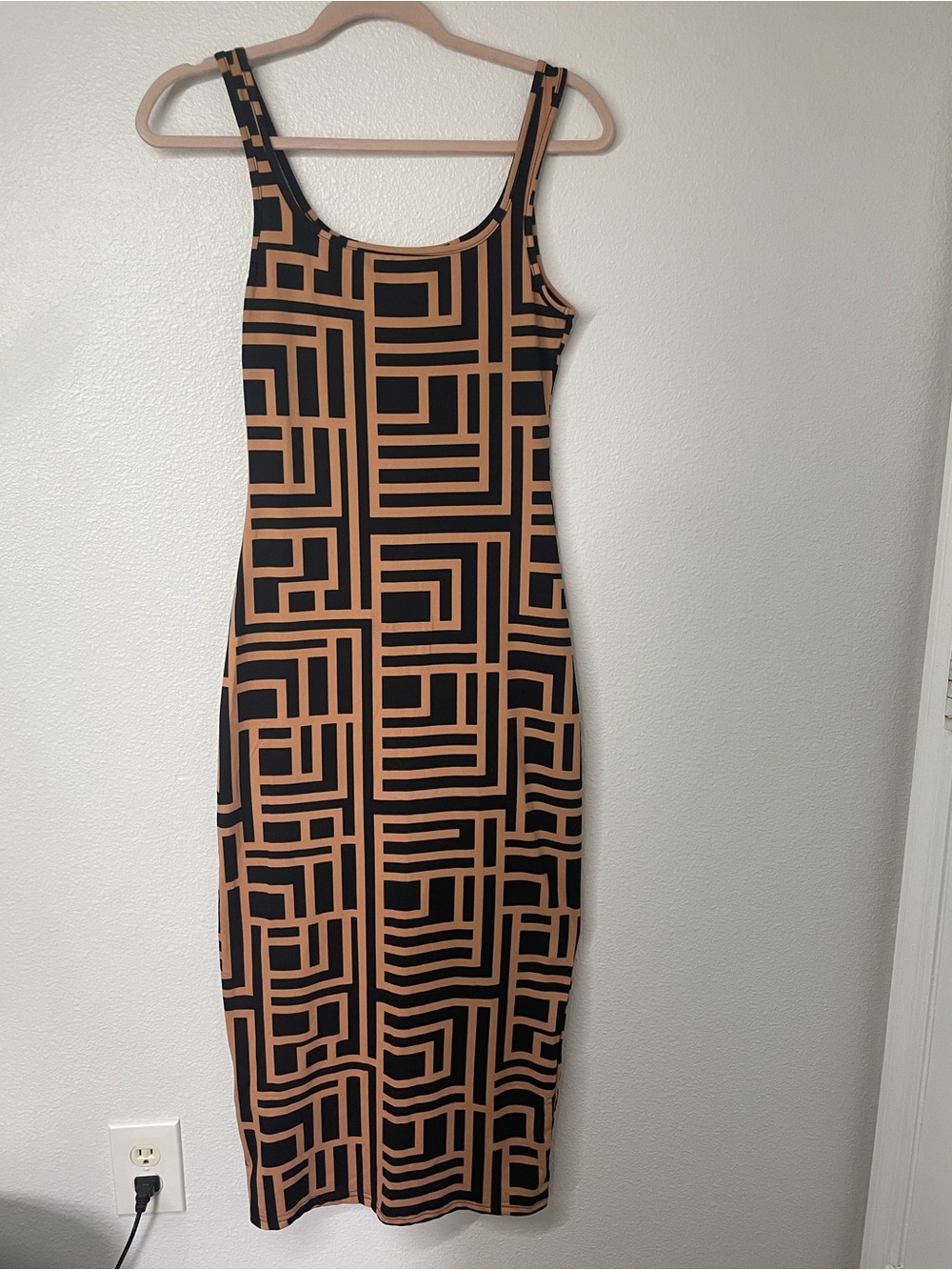 SHEIN Geometric Bodycon Midi Dress – Size Small (US 4) 🖤🤎